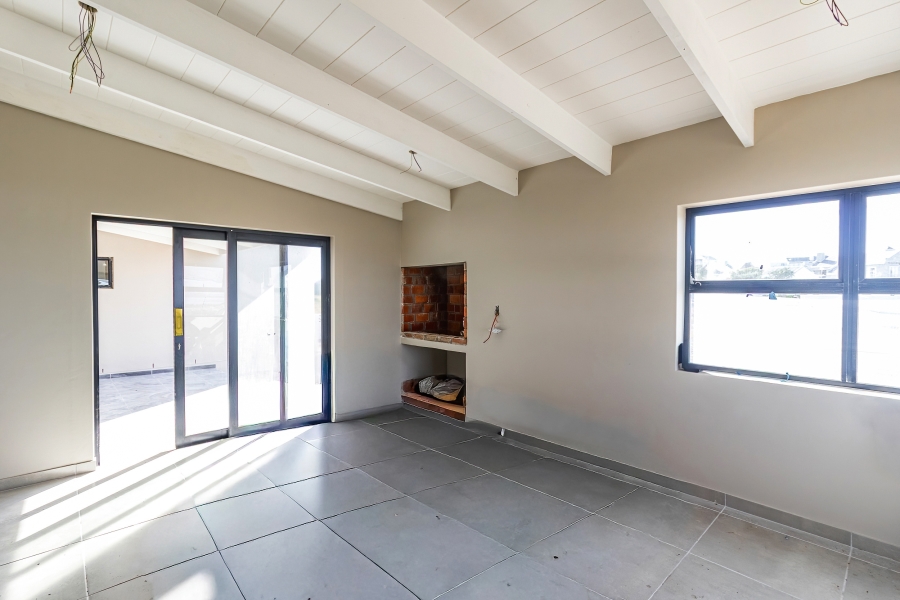 3 Bedroom Property for Sale in Hoogland Western Cape